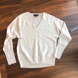 New TAHARI 100% 2- PLY CASHMERE Sweater
